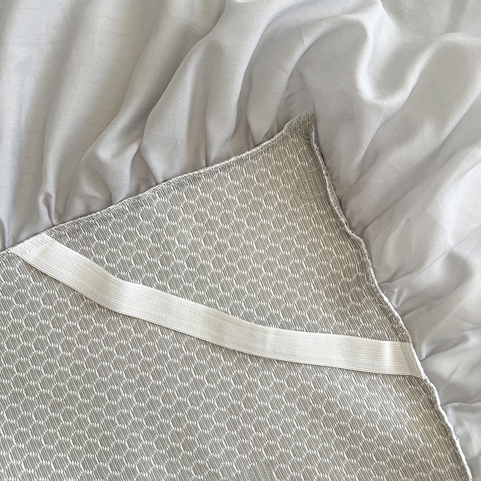 91家纺网 家纺一手货源 找家纺 网红馆（ck家纺） 2025新款床裙款豆豆凉感席凉席席子-甜心蝴蝶 甜心蝴蝶-灰