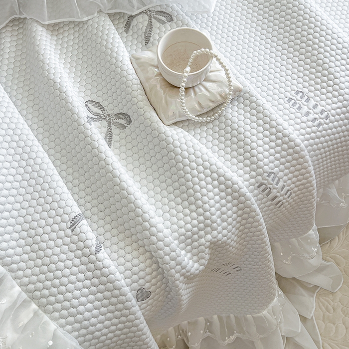 91家纺网 家纺一手货源 找家纺 网红馆（ck家纺） 2025新款床盖款豆豆凉感席凉席席子-甜心蝴蝶 甜心蝴蝶-灰