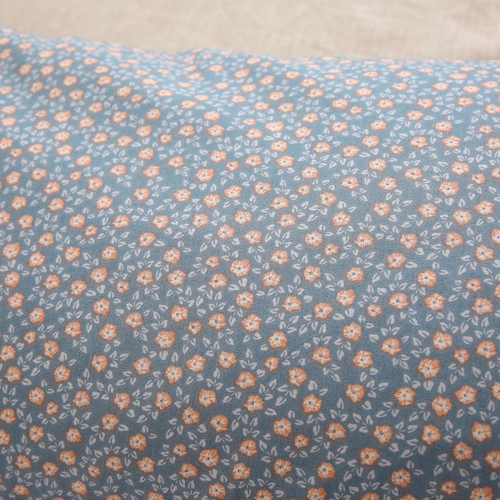 91家纺网 家纺一手货源 找家纺 梦叶草 2025新款全棉贴布绣小碎花荞麦枕头护颈枕芯 贴布绣小碎花荞麦枕-宁静蓝35*55cm