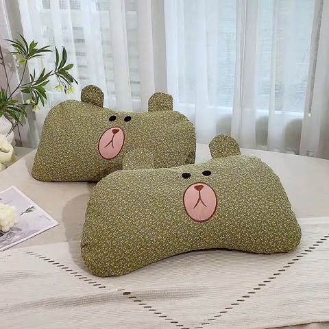 91家纺网 家纺一手货源 找家纺 梦叶草 2025新款全棉刺绣枕芯萌芽熊荞麦枕头 萌芽熊-绿色35*60cm