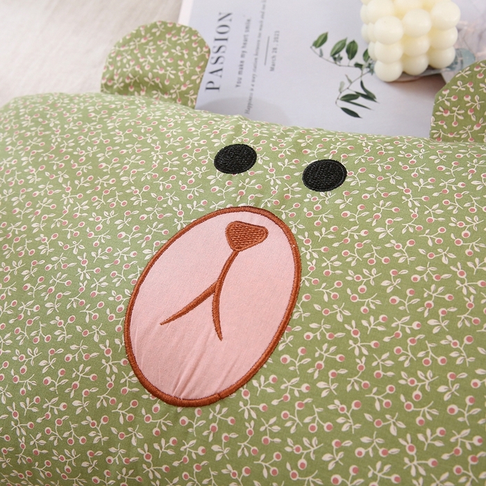 91家纺网 家纺一手货源 找家纺 梦叶草 2025新款全棉刺绣枕芯萌芽熊荞麦枕头 萌芽熊-绿色35*60cm