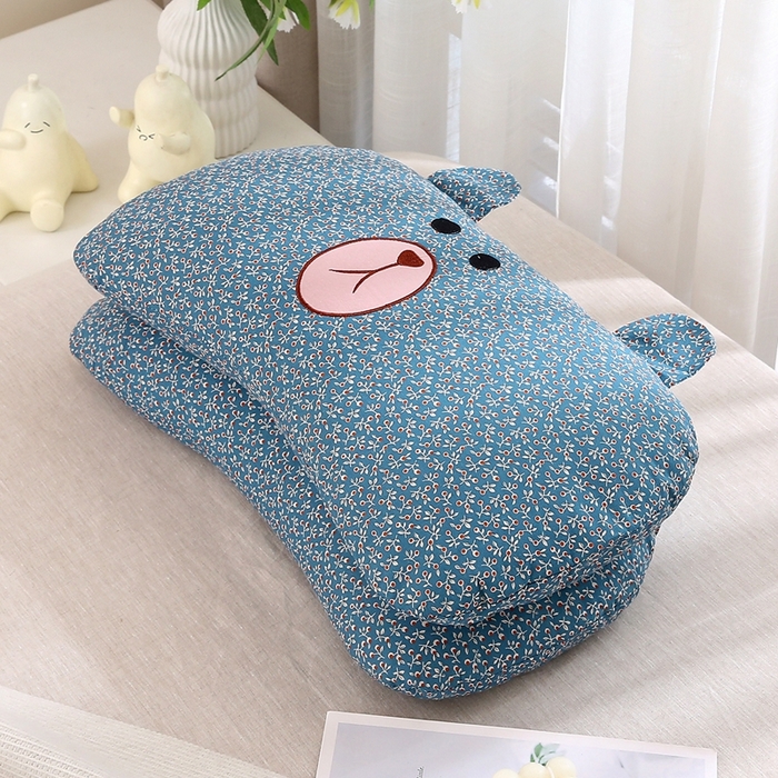 91家纺网 家纺一手货源 找家纺 梦叶草 2025新款全棉刺绣枕芯萌芽熊荞麦枕头 萌芽熊-蓝色35*60cm