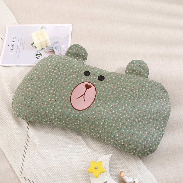 91家纺网 家纺一手货源 找家纺 梦叶草 2025新款全棉刺绣枕芯萌芽熊荞麦枕头 萌芽熊-墨绿35*60cm