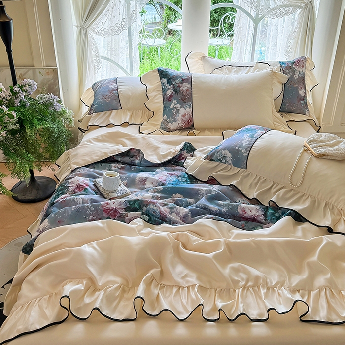 91家纺网 家纺一手货源 找家纺 （总）宅家居 2025新款水光冰丝法式拼接数码印花奶油韩式花边款夏被四件套