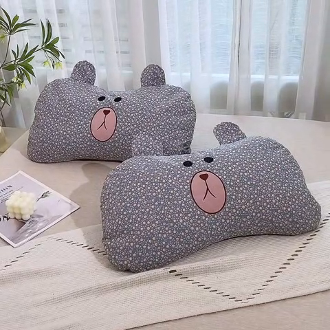 91家纺网 家纺一手货源 找家纺 梦叶草 2025新款全棉刺绣枕芯萌芽熊荞麦枕头 萌芽熊-淡天蓝35*60cm