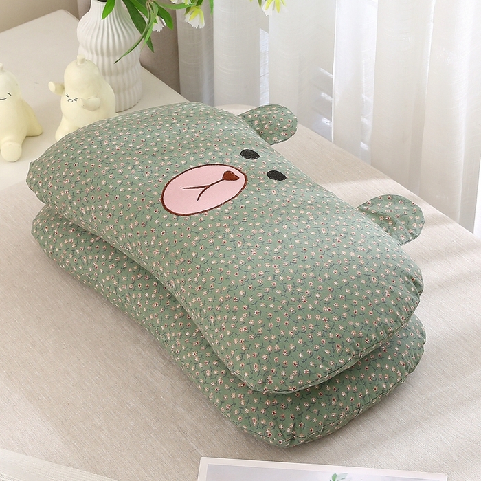 91家纺网 家纺一手货源 找家纺 梦叶草 2025新款全棉刺绣枕芯萌芽熊荞麦枕头 萌芽熊-墨绿35*60cm