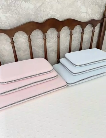 91家纺网 家纺一手货源 找家纺 （总）昕科 2025新款豆芙深睡记忆棉亲子枕-实拍-零压生物基记忆棉儿童枕头记忆棉学生枕生物基成人枕芯