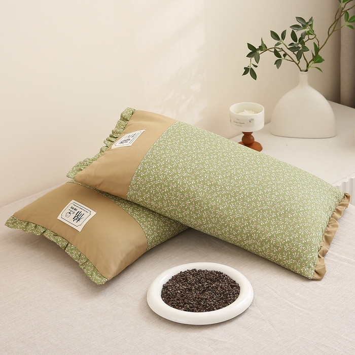 91家纺网 家纺一手货源 找家纺 梦叶草 2025新款全棉贴布绣小碎花荞麦枕头护颈枕芯 贴布绣小碎花荞麦枕-蛋白石绿35*55cm