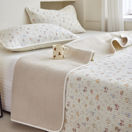 91家纺网 家纺一手货源 找家纺 （总）亿梵家居 2025新款全棉纯棉双层纱床盖三件套A类母婴级纯棉床盖炕盖夹棉床单