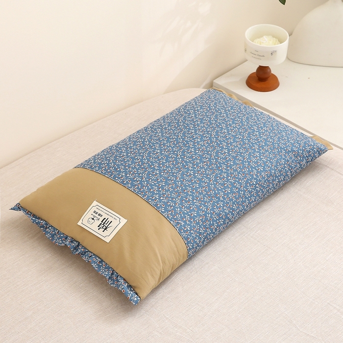 91家纺网 家纺一手货源 找家纺 梦叶草 2025新款全棉贴布绣小碎花荞麦枕头护颈枕芯 贴布绣小碎花荞麦枕-皇家蓝35*55cm