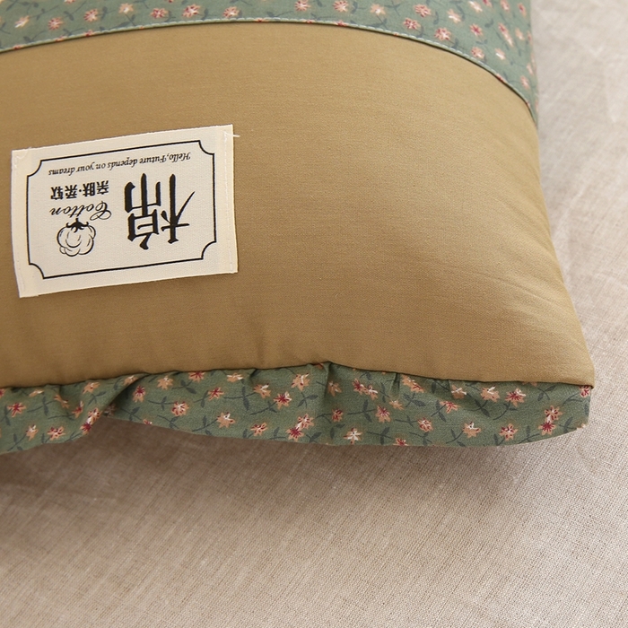 91家纺网 家纺一手货源 找家纺 梦叶草 2025新款全棉贴布绣小碎花荞麦枕头护颈枕芯 贴布绣小碎花荞麦枕-苔藓绿35*55cm