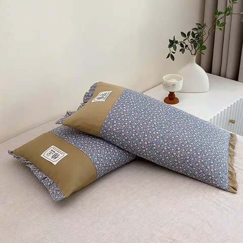 91家纺网 家纺一手货源 找家纺 梦叶草 2025新款全棉贴布绣小碎花荞麦枕头护颈枕芯 贴布绣小碎花荞麦枕-宁静蓝35*55cm