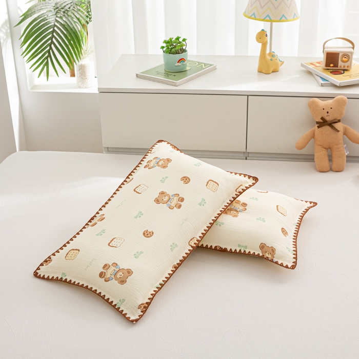 91家纺网 家纺一手货源 找家纺 萌番宝 2025春夏新款纯棉A类全棉纯棉皱皱双层纱枕套工艺枕套儿童学生成人枕套单枕套 卡皮熊