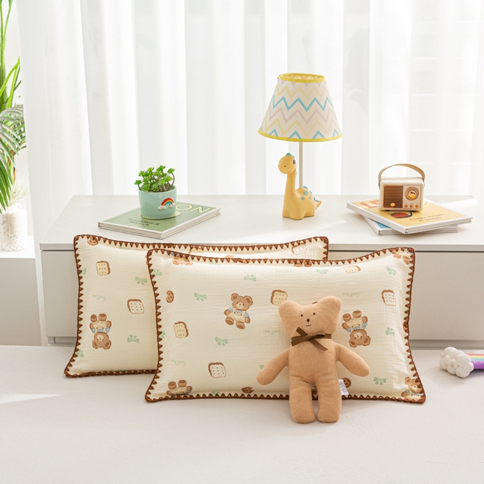 91家纺网 家纺一手货源 找家纺 萌番宝 2025春夏新款纯棉A类全棉纯棉皱皱双层纱枕套工艺枕套儿童学生成人枕套单枕套 卡皮熊