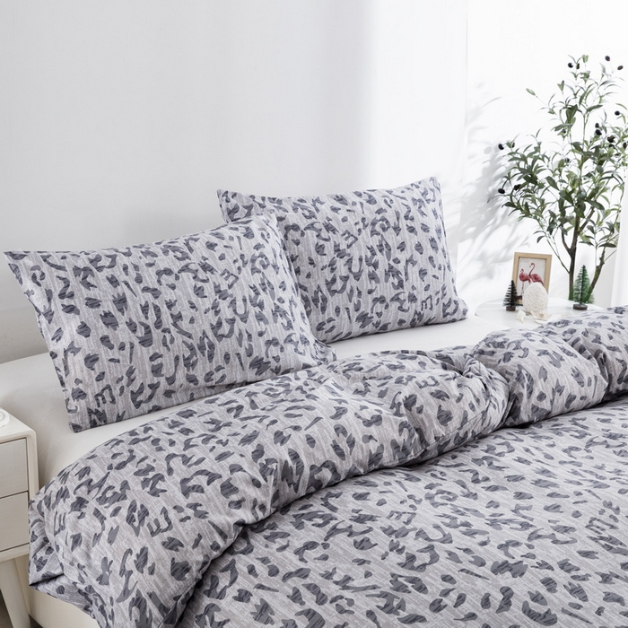 91家纺网 家纺一手货源 找家纺 子不语家纺 2025新款跨境外贸化纤大版印花三件套亚马逊Temu速卖通Shein沃尔玛专供  灰豹纹