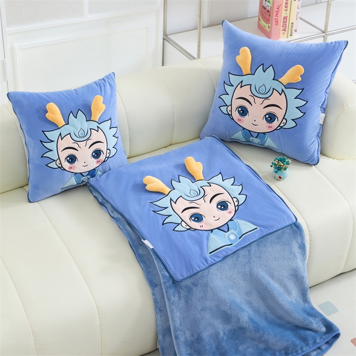 91家纺网 家纺一手货源 找家纺 （总）吉利家居 2025新款法莱绒贴布立体刺绣抱枕毯