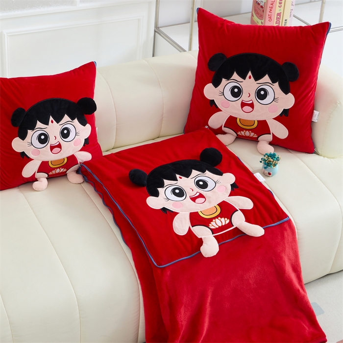 吉利家居 2025新款法莱绒贴布立体刺绣抱枕毯 哪吒宝宝