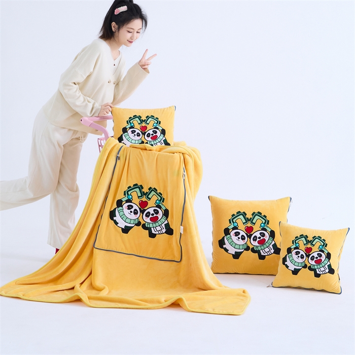 91家纺网 家纺一手货源 找家纺 吉利家居 2025新款法莱绒贴布立体刺绣抱枕毯 守门神兽