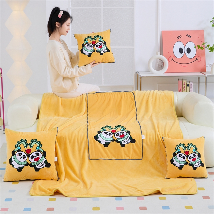 91家纺网 家纺一手货源 找家纺 吉利家居 2025新款法莱绒贴布立体刺绣抱枕毯 守门神兽