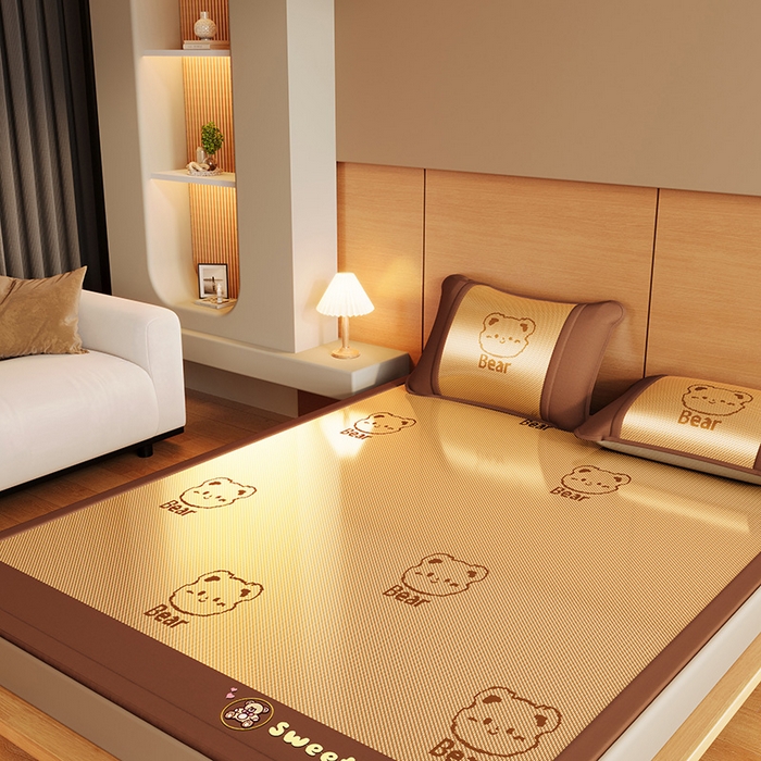 91家纺网 家纺一手货源 找家纺 阿牛席业 2025春夏新款抑菌冰藤席凉席席子-甜蜜熊 冰藤甜蜜熊-咖色（条席款）