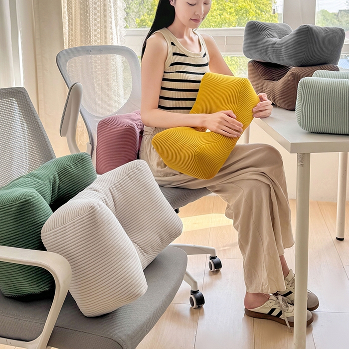 91家纺网 家纺一手货源 找家纺 囍莱家纺 2025新款灯芯绒靠枕腰枕办公室趴睡枕电脑椅子护腰靠垫 组合图仅供参考