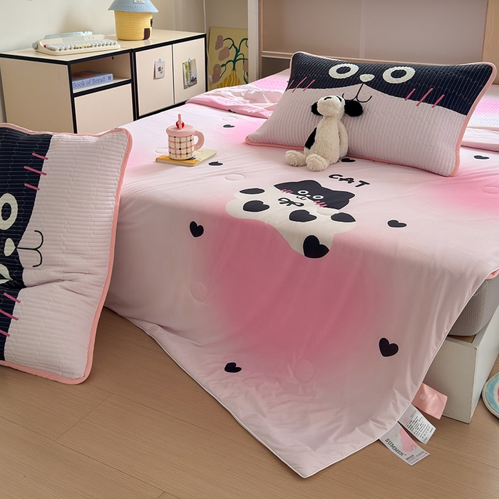 91家纺网 家纺一手货源 找家纺 RYB红黄兰 2025新款A类INS原创大版卡通冰皮锦氨超凉感夏被夏凉被空调被 爱心猫咪夏被