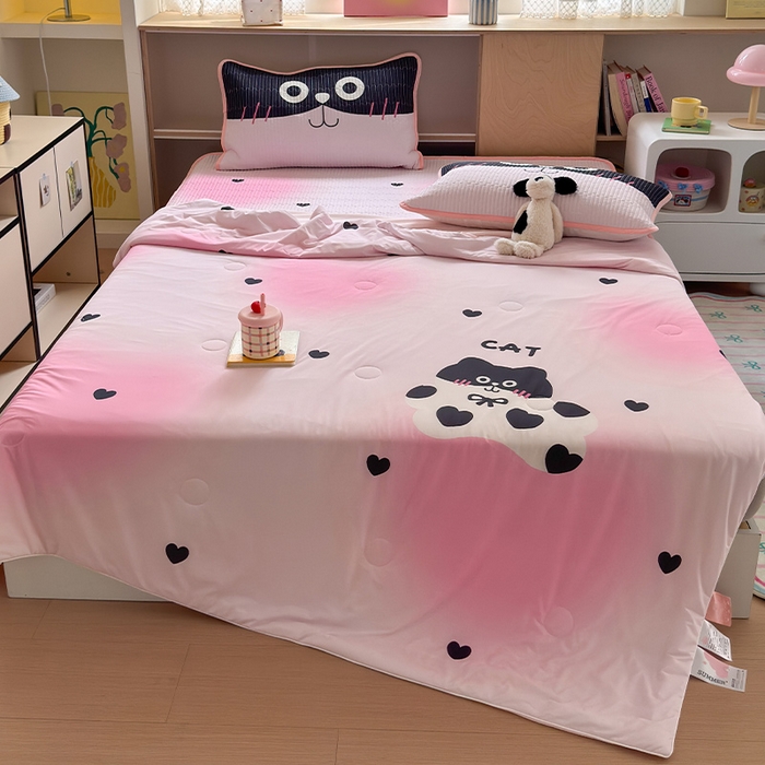 91家纺网 家纺一手货源 找家纺 RYB红黄兰 2025新款A类INS原创大版卡通冰皮锦氨超凉感夏被夏凉被空调被 爱心猫咪夏被