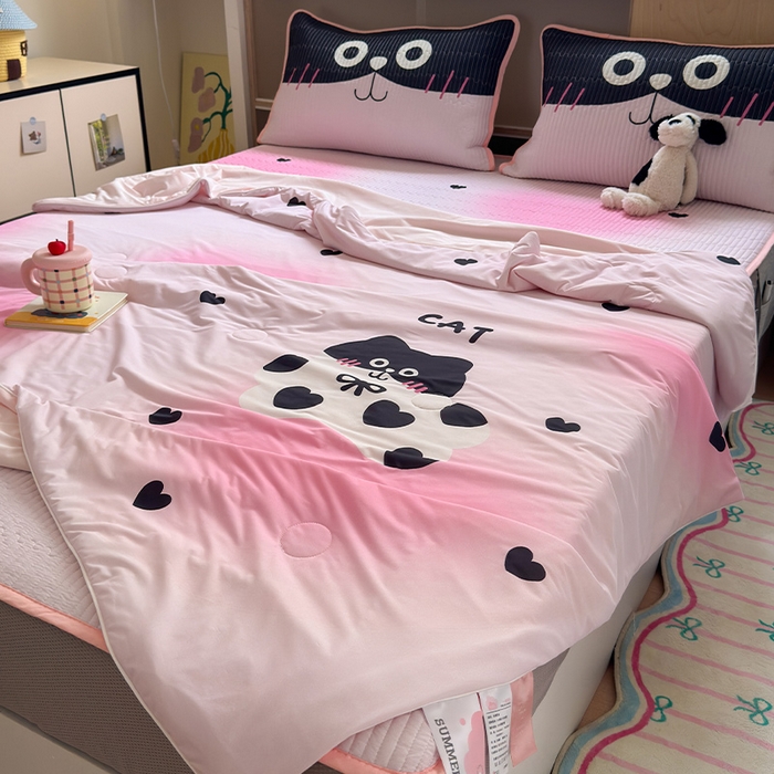 91家纺网 家纺一手货源 找家纺 RYB红黄兰 2025新款A类INS原创大版卡通冰皮锦氨超凉感夏被夏凉被空调被 爱心猫咪夏被