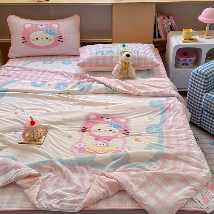 91家纺网 家纺一手货源 找家纺 RYB红黄兰 2025新款A类INS原创大版卡通冰皮锦氨超凉感夏被夏凉被空调被 蛋糕小奶猫夏被