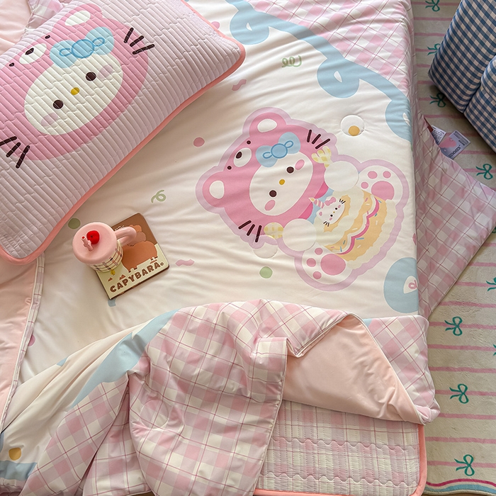 91家纺网 家纺一手货源 找家纺 RYB红黄兰 2025新款A类INS原创大版卡通冰皮锦氨超凉感夏被夏凉被空调被 蛋糕小奶猫夏被