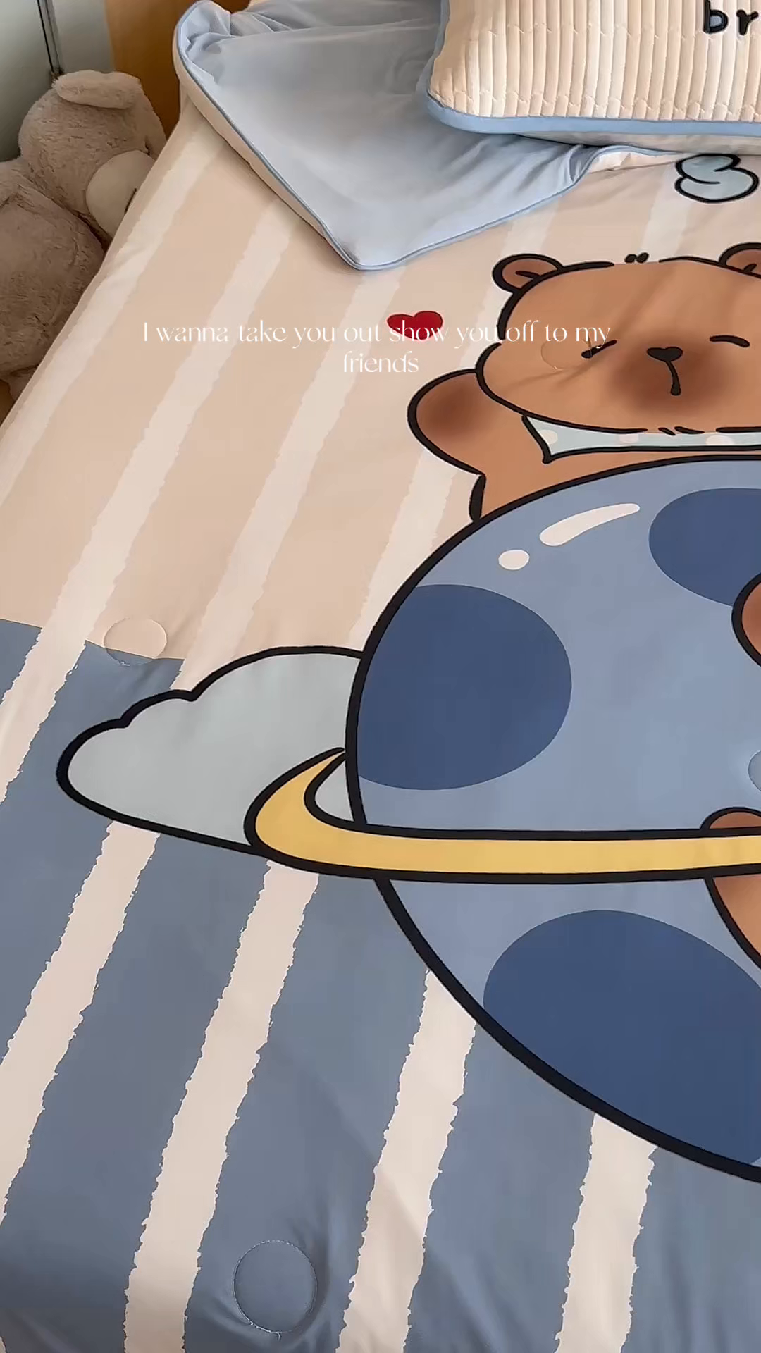 91家纺网 家纺一手货源 找家纺 RYB红黄兰 2025新款A类INS原创大版卡通冰皮锦氨超凉感夏被夏凉被空调被 卡皮巴拉夏被