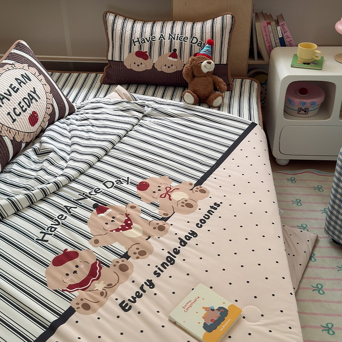 91家纺网 家纺一手货源 找家纺 RYB红黄兰 2025新款A类INS原创大版卡通冰皮锦氨超凉感夏被夏凉被空调被 美拉德狗狗夏被