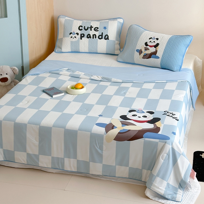 91家纺网 家纺一手货源 找家纺 RYB红黄兰 2025新款A类INS原创大版卡通冰皮锦氨超凉感夏被夏凉被空调被 太空小熊猫夏被