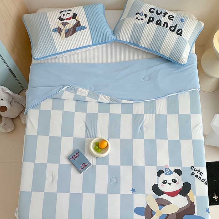 91家纺网 家纺一手货源 找家纺 RYB红黄兰 2025新款A类INS原创大版卡通冰皮锦氨超凉感夏被夏凉被空调被 太空小熊猫夏被