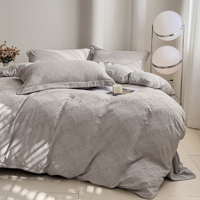 91家纺网 家纺一手货源 找家纺 卡普家居 2025新款A类轻奢双层纱提花四件套摇钱树系列 摇钱树（浅灰）