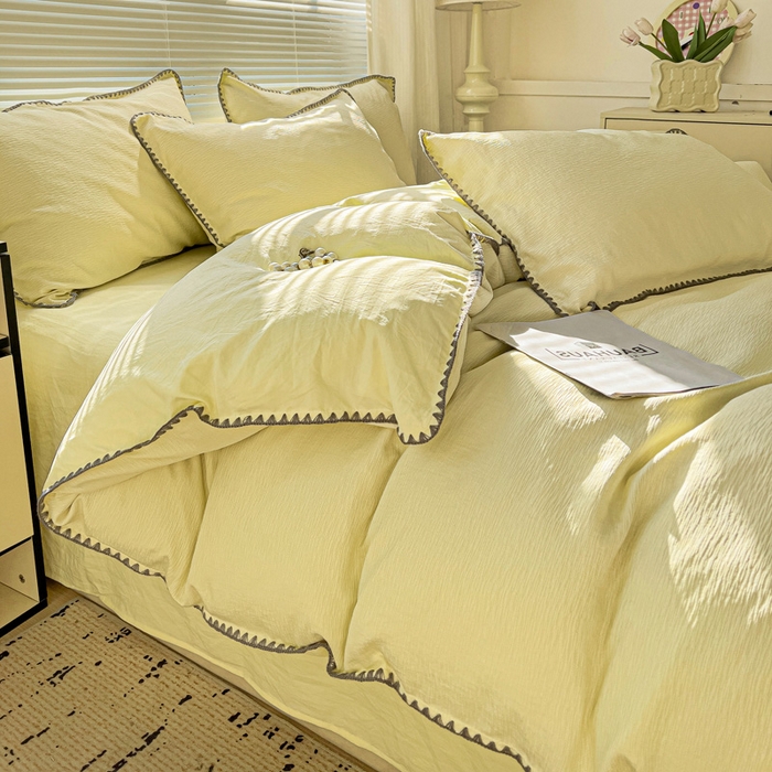 91家纺网 家纺一手货源 找家纺 卡普家居 2025新款A类轻奢贝壳绣丝柔缎提花枕套 丝柔缎-浅黄