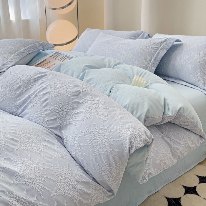 91家纺网 家纺一手货源 找家纺 卡普家居 2025新款A类轻奢双层纱提花四件套摇钱树系列 摇钱树（浅蓝）