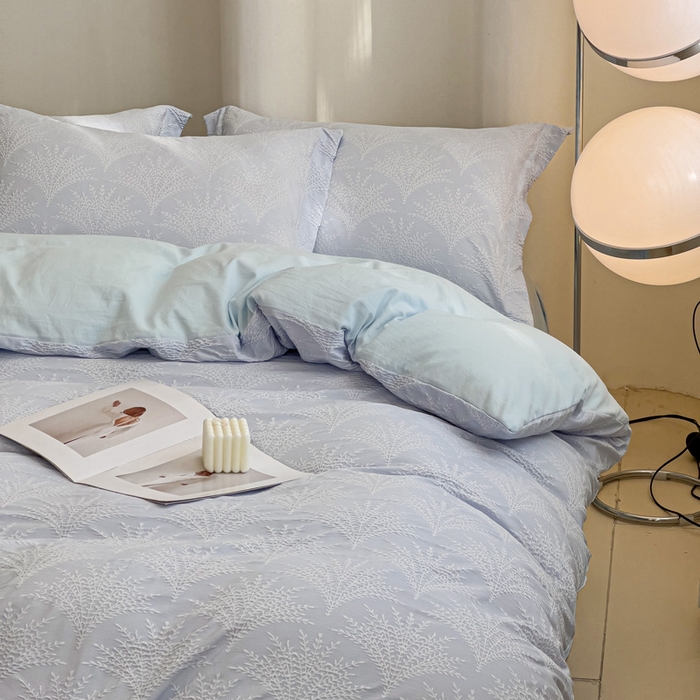 91家纺网 家纺一手货源 找家纺 卡普家居 2025新款A类轻奢双层纱提花四件套摇钱树系列 摇钱树（浅蓝）