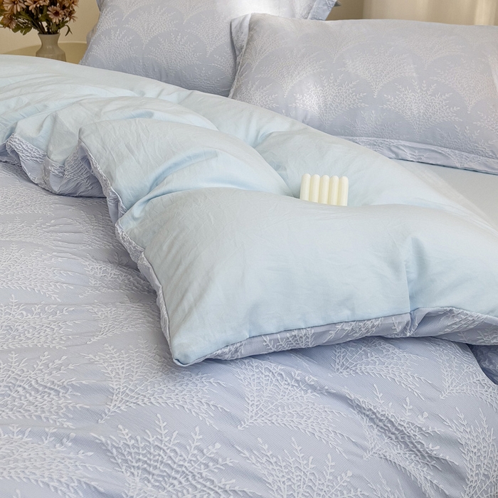 91家纺网 家纺一手货源 找家纺 卡普家居 2025新款A类轻奢双层纱提花四件套摇钱树系列 摇钱树（浅蓝）