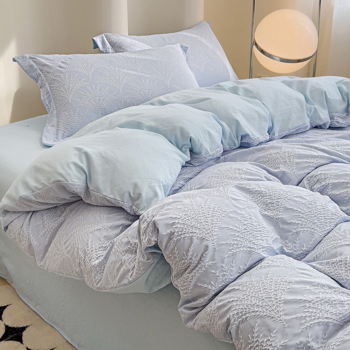 91家纺网 家纺一手货源 找家纺 卡普家居 2025新款A类轻奢双层纱提花四件套摇钱树系列 摇钱树（浅蓝）