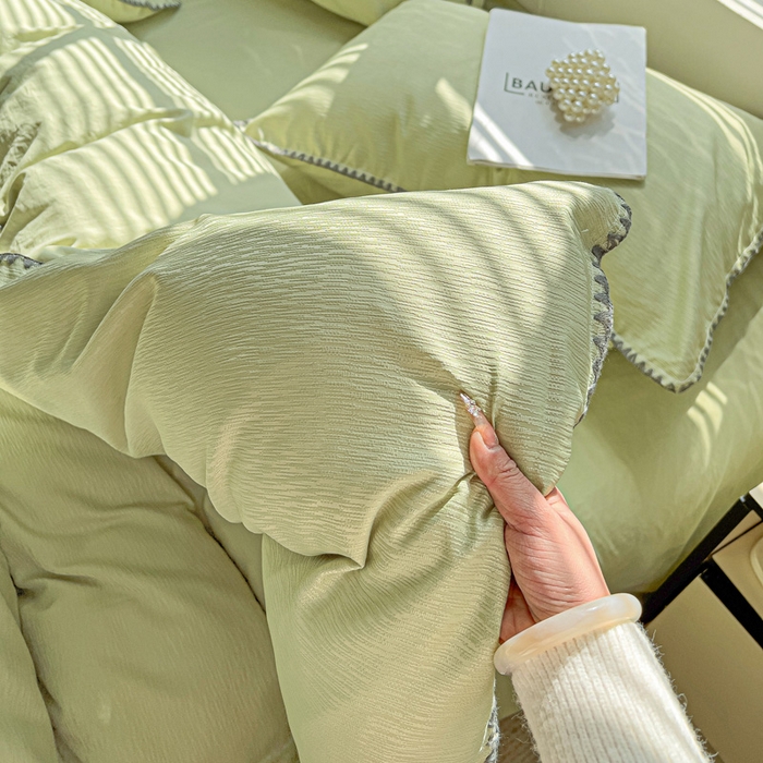 91家纺网 家纺一手货源 找家纺 卡普家居 2025新款A类轻奢贝壳绣丝柔缎提花被套 丝柔缎-黄绿