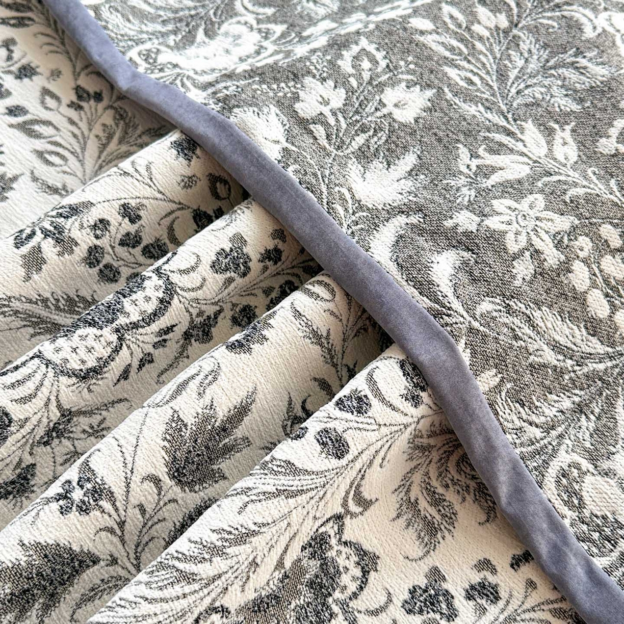 91家纺网 家纺一手货源 找家纺 紫碧螺家纺 2025新款雪尼尔欧式拼色床盖三件套 春漾拼奶灰