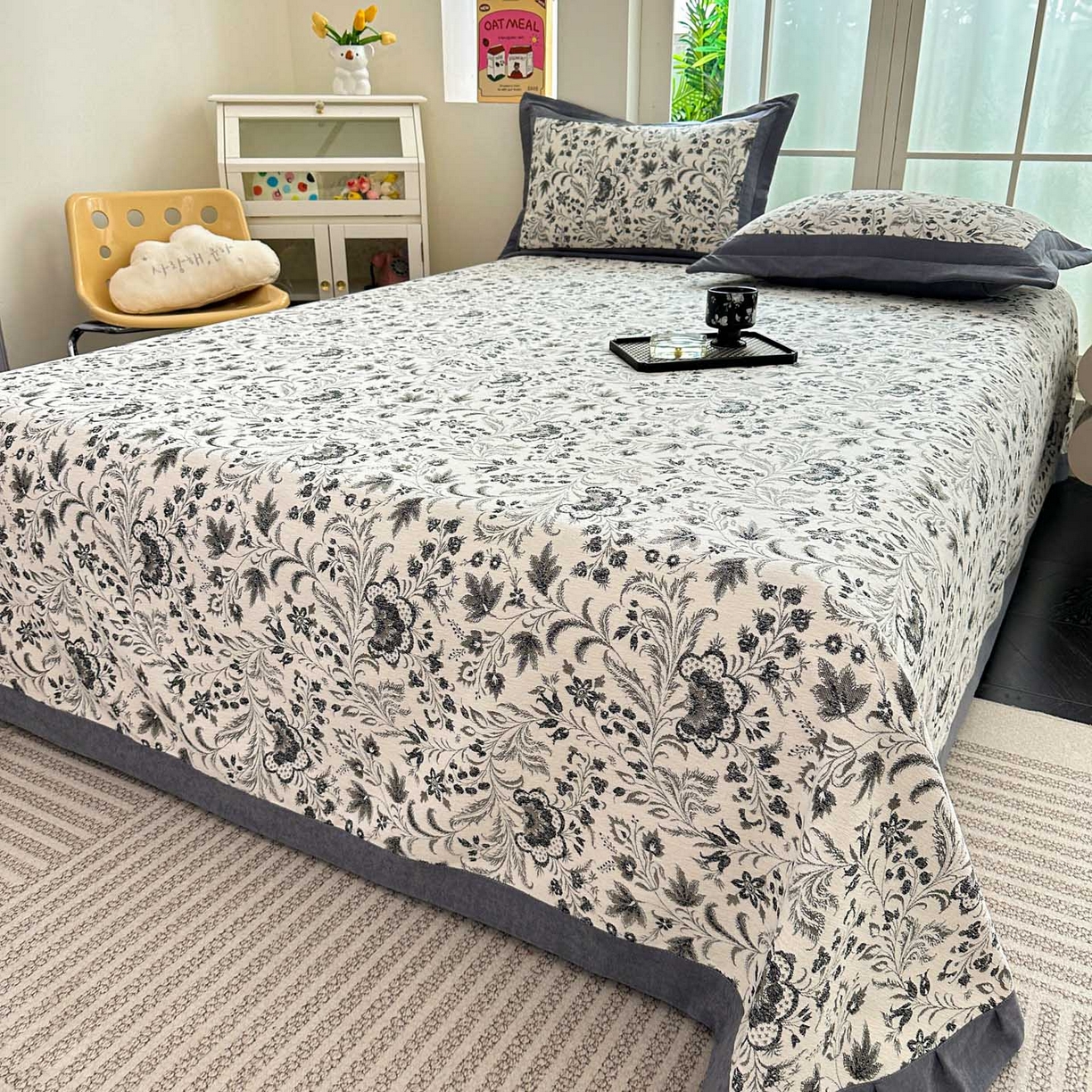 91家纺网 家纺一手货源 找家纺 紫碧螺家纺 2025新款雪尼尔欧式拼色床盖三件套 春漾拼奶灰