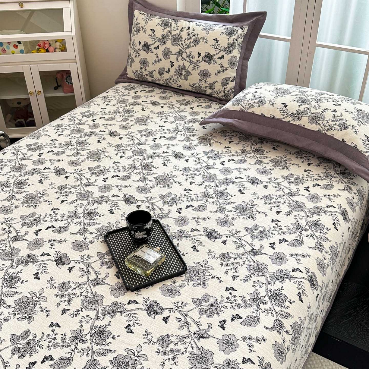 91家纺网 家纺一手货源 找家纺 紫碧螺家纺 2025新款雪尼尔欧式拼色床盖三件套 花苑拼咖色