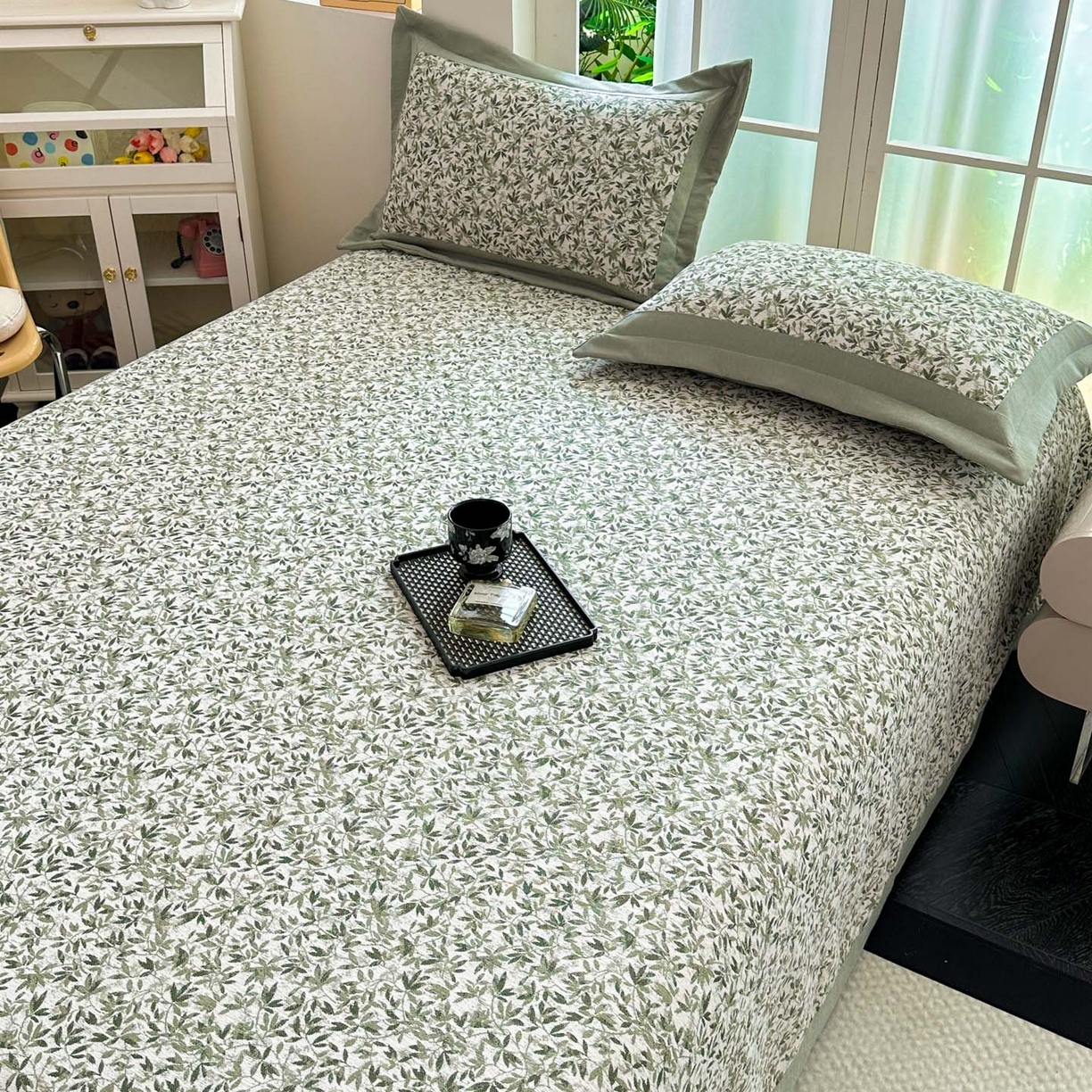 91家纺网 家纺一手货源 找家纺 紫碧螺家纺 2025新款雪尼尔欧式拼色床盖三件套 小枫叶拼豆绿