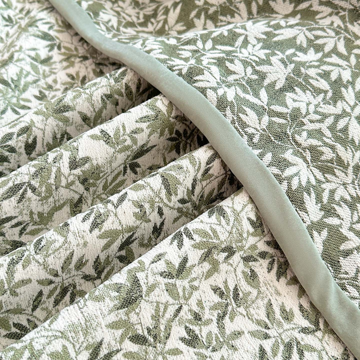 91家纺网 家纺一手货源 找家纺 紫碧螺家纺 2025新款雪尼尔欧式拼色床盖三件套 小枫叶拼豆绿