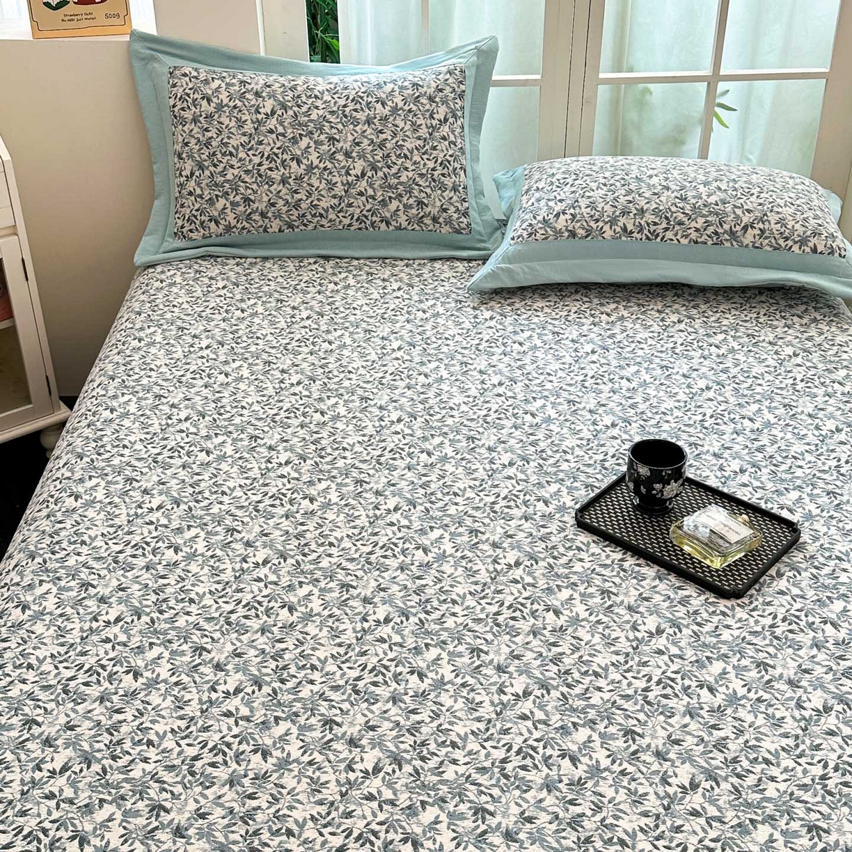 91家纺网 家纺一手货源 找家纺 紫碧螺家纺 2025新款雪尼尔欧式拼色床盖三件套 小枫叶拼湖蓝