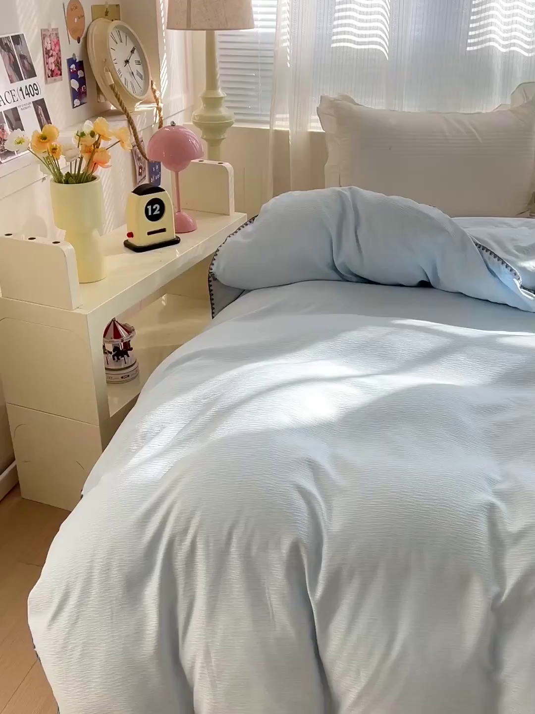 91家纺网 家纺一手货源 找家纺 卡普家居 2025新款A类轻奢贝壳绣丝柔缎提花被套 丝柔缎-浅兰