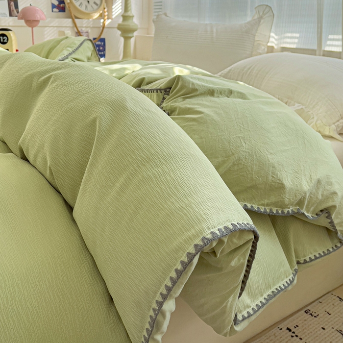 91家纺网 家纺一手货源 找家纺 卡普家居 2025新款A类轻奢贝壳绣丝柔缎提花四件套 丝柔缎-黄绿