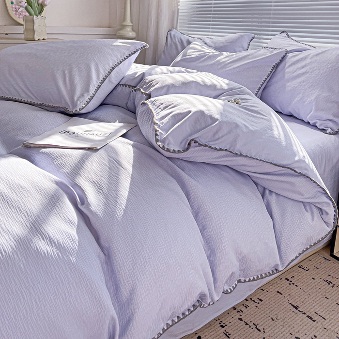 91家纺网 家纺一手货源 找家纺 卡普家居 2025新款A类轻奢贝壳绣丝柔缎提花四件套 丝柔缎-浅紫